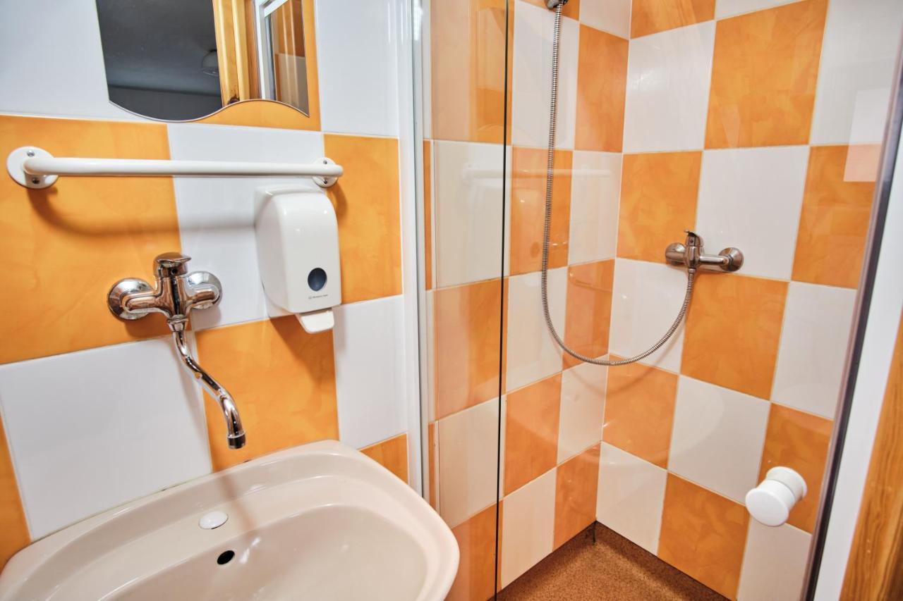 Strnadovsky Mlyn Hotel Jesenice  Eksteriør billede