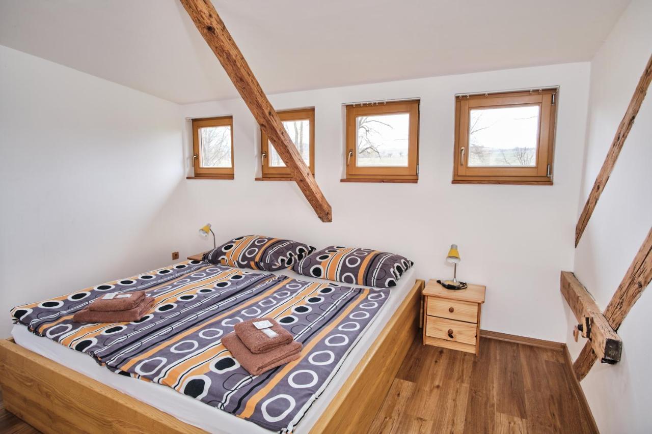 Strnadovsky Mlyn Hotel Jesenice  Eksteriør billede