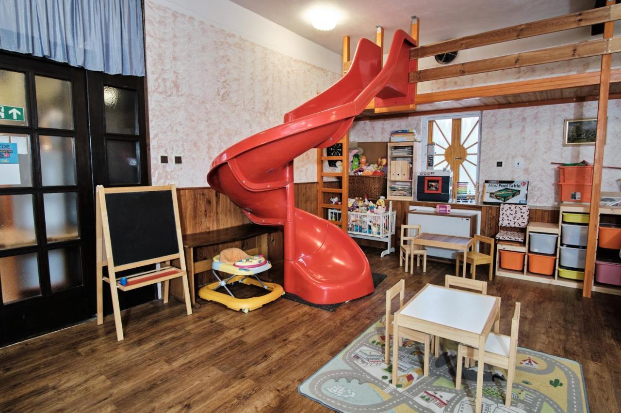 Strnadovsky Mlyn Hotel Jesenice  Eksteriør billede